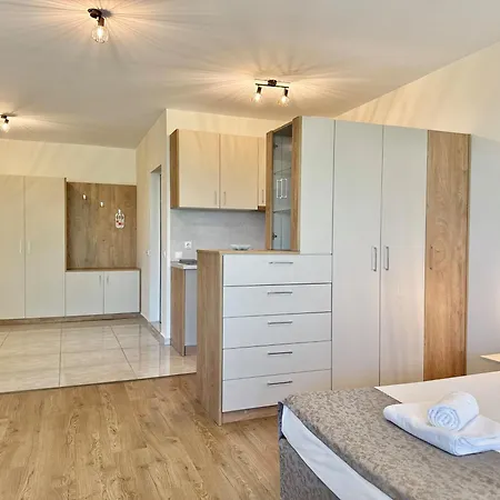 شقة Sea View Allure With Balcony