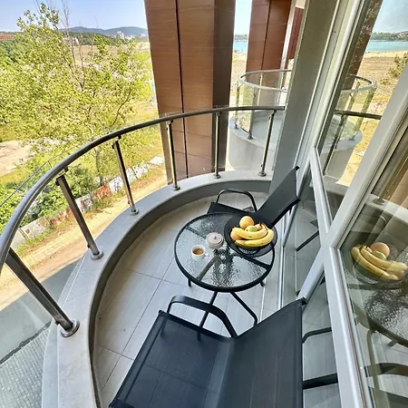 Sea View Allure With Balcony 아파트 프리모르스코