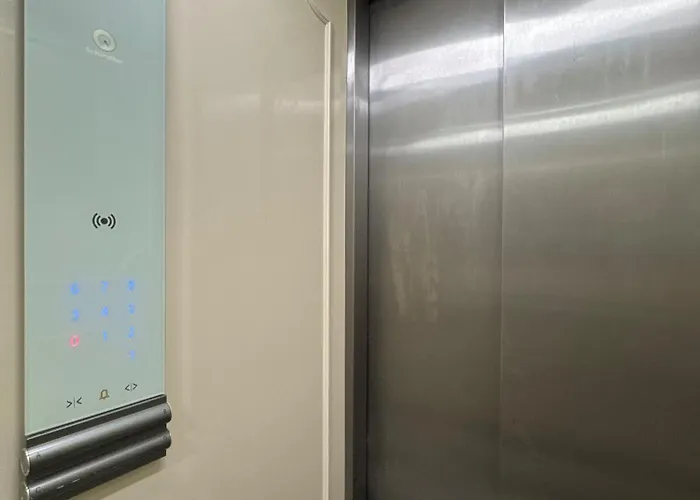 Апартамент Sea View Allure With Balcony Приморско